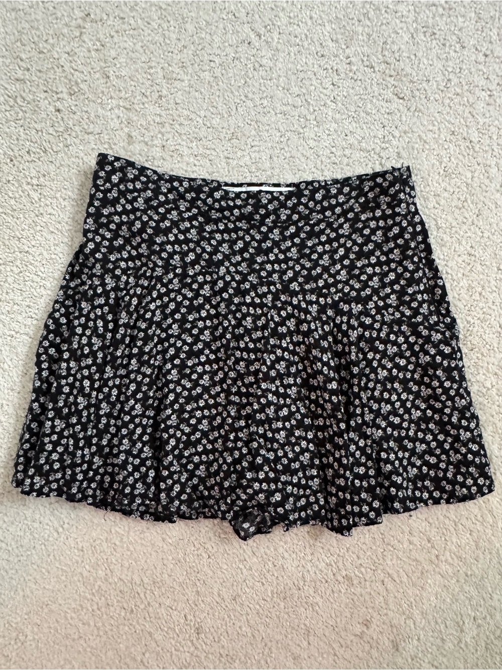 Hollister - Black Floral A-Line Women’s Skirt